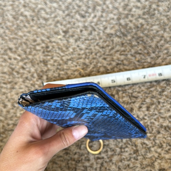 Jessica Simpson Keychain Wallet Snakeskin Blue - Picture 10 of 10